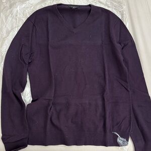 Banana Republic Men's Deep Purple V-Neck Sweater